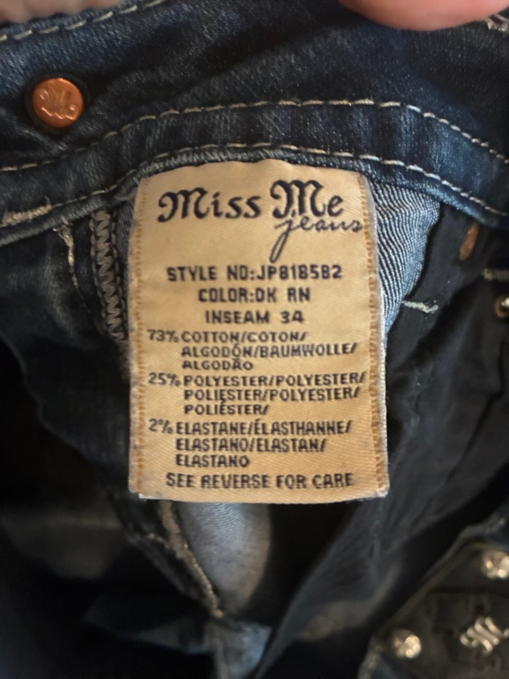 Miss Me signature Bootcut Jeans with embroidery and rhinestones - Picture 13 of 14